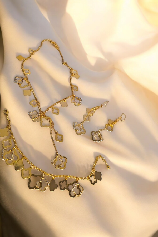 Farfasha Clover Set