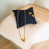 Simple V Set