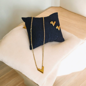 Simple V Set