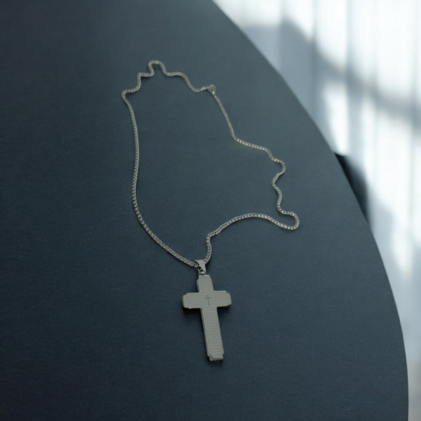 Fine Necklace with Cross